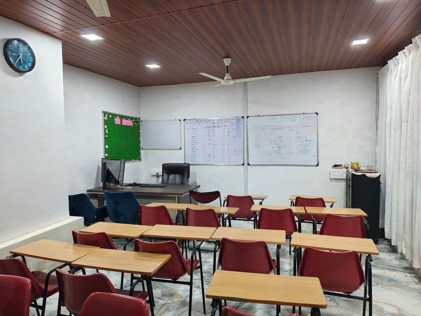 Dedicated individual seating with ample writing space for students at Wise Tutorials, Pimple Saudagar